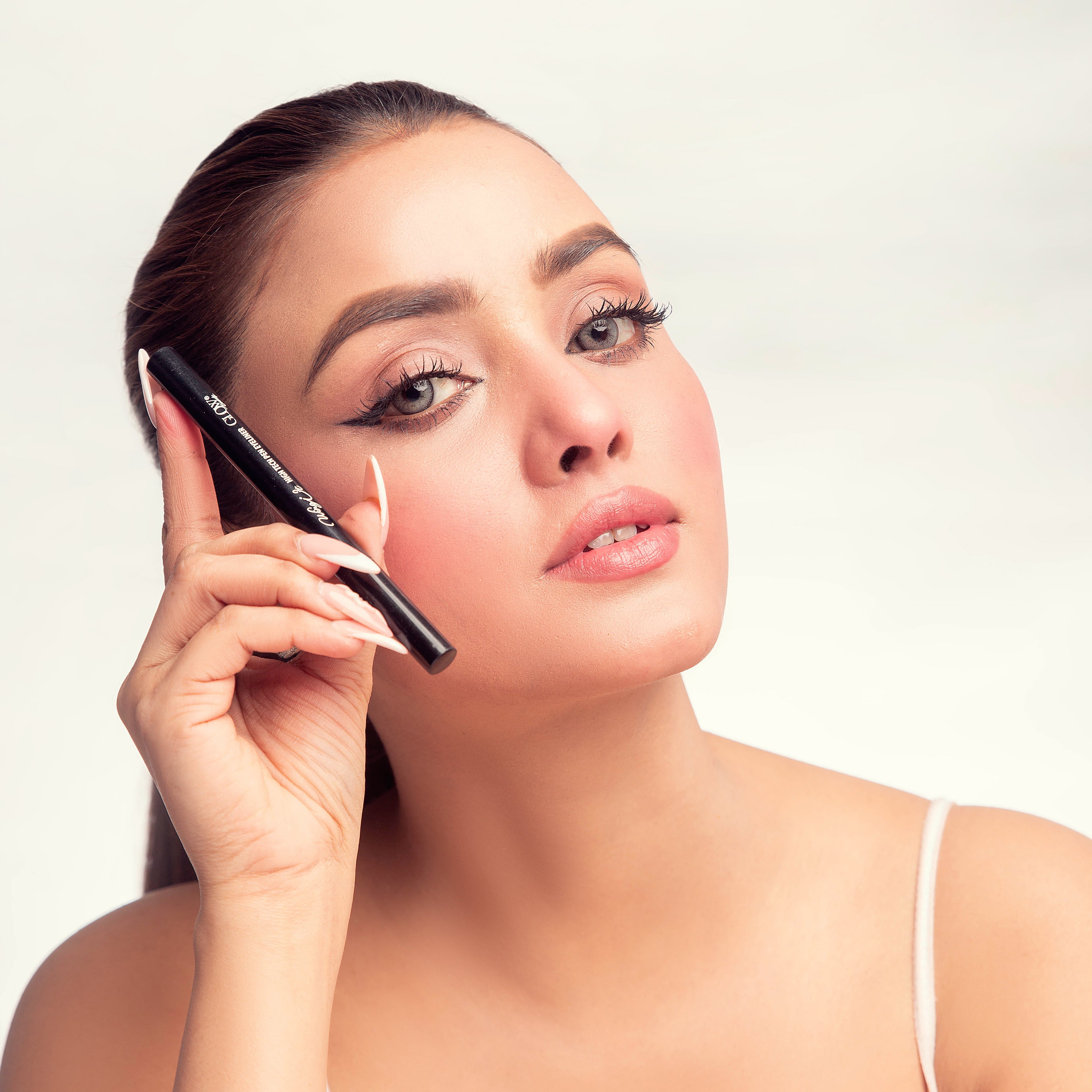 Glow Beauty - Wing It Eyeliner