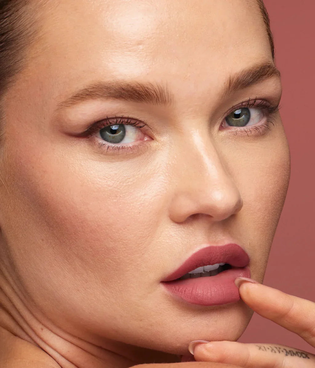 Huda Beauty Liquid Matte Lipstick - Bombshell