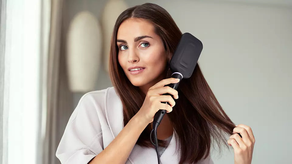 Philips - StyleCare Essential Heated straightening brush BHH880/03